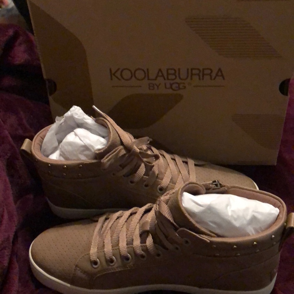 Shoes - Picture 2 of 3